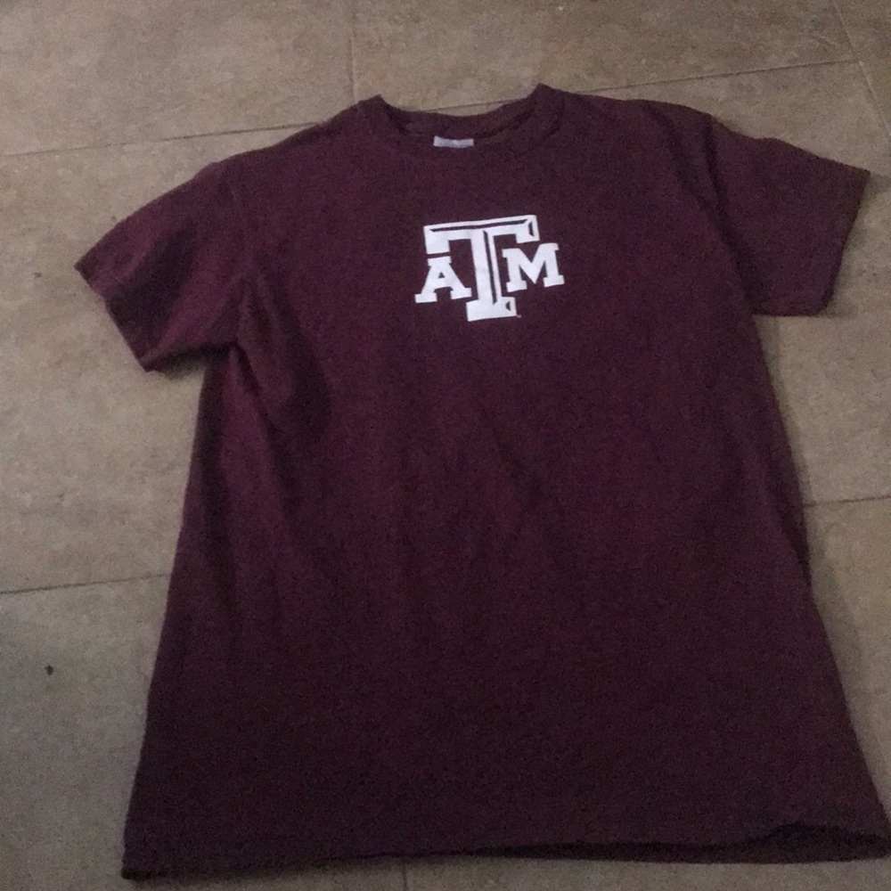 maroon shirt